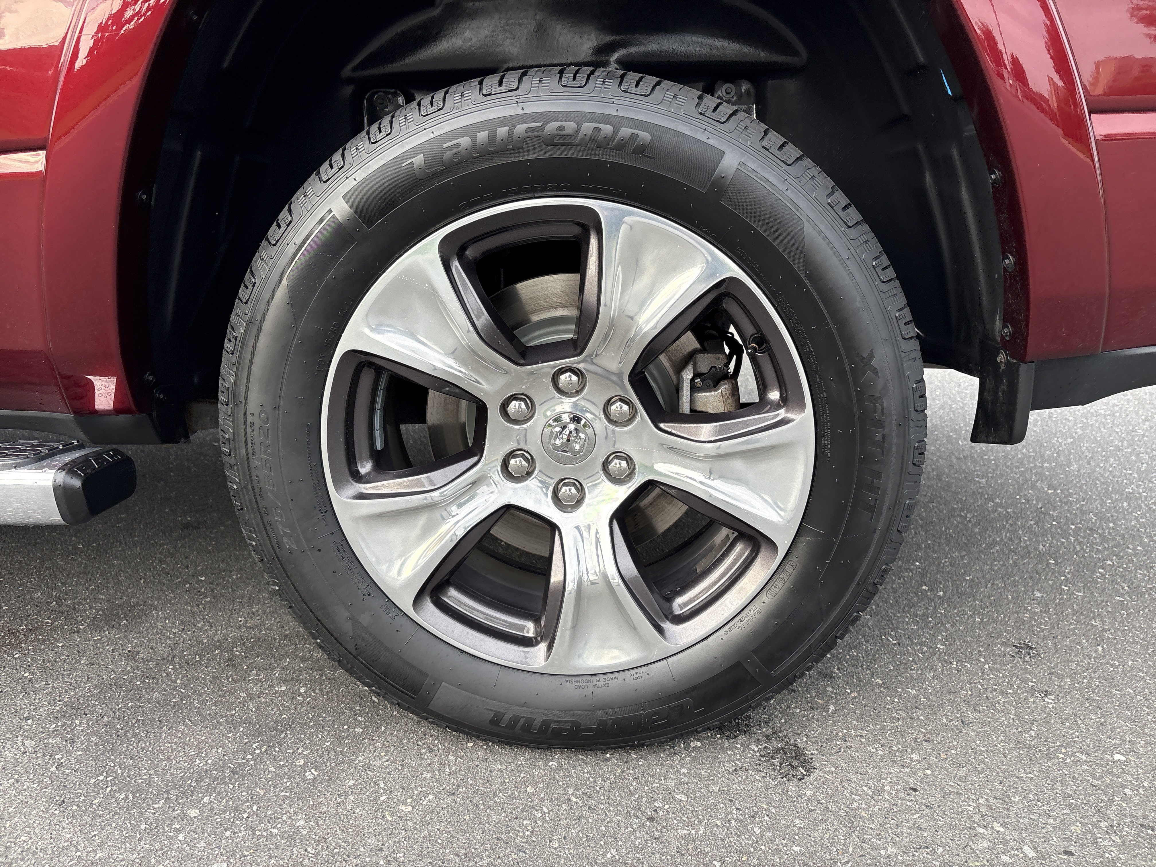 Used 2019 RAM 1500 Laramie AWD/4WD image 14