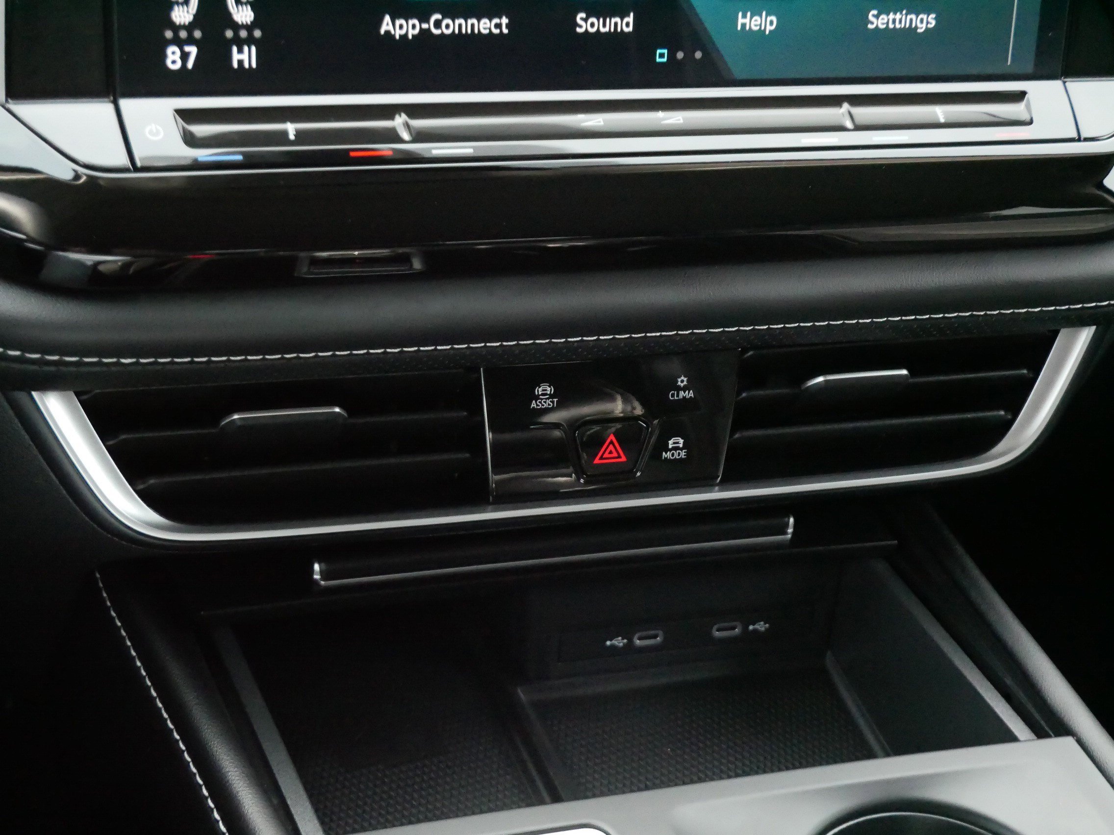 Certified 2024 Volkswagen Atlas SE image 23