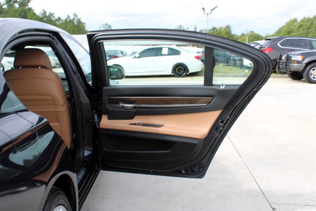 Used 2012 BMW 750Li xDrive AWD/4WD image 29