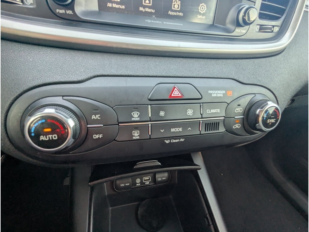 Used 2018 Kia Sorento FWD image 19