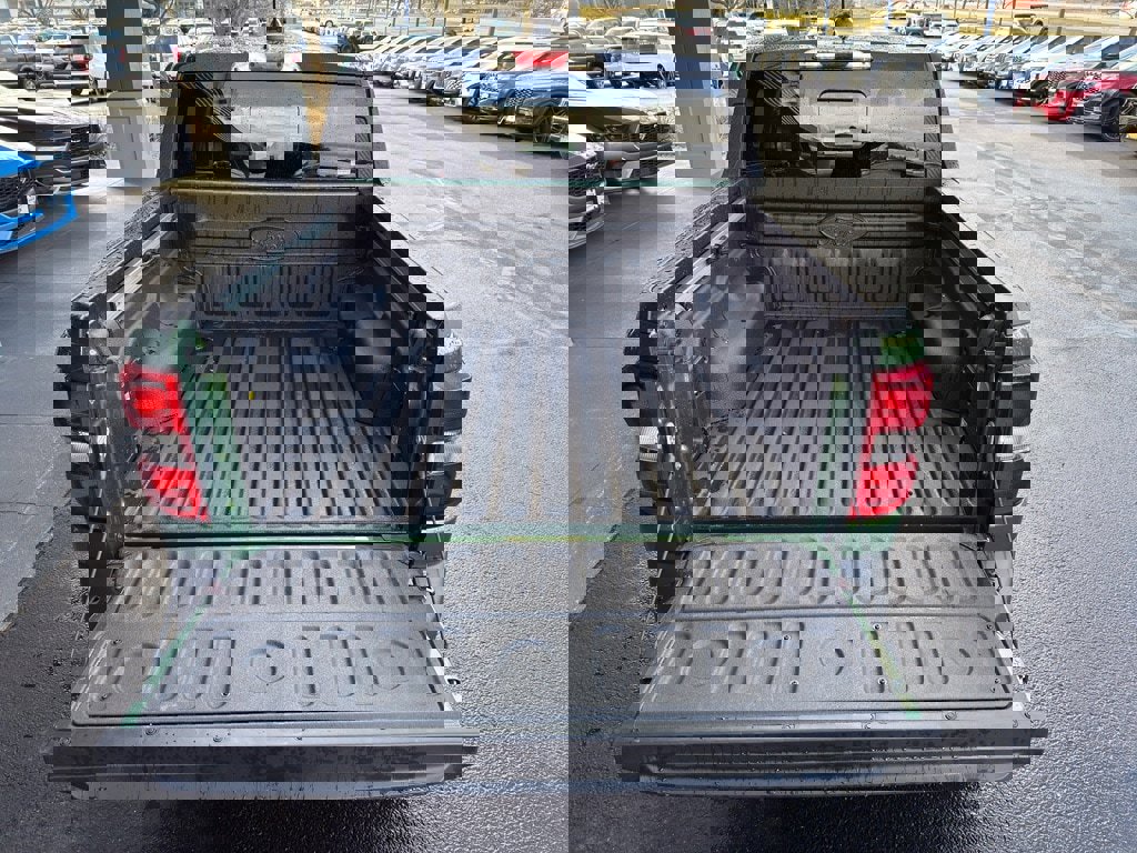 New 2025 Ford Maverick Lariat w/ Black Appearance Package image 6