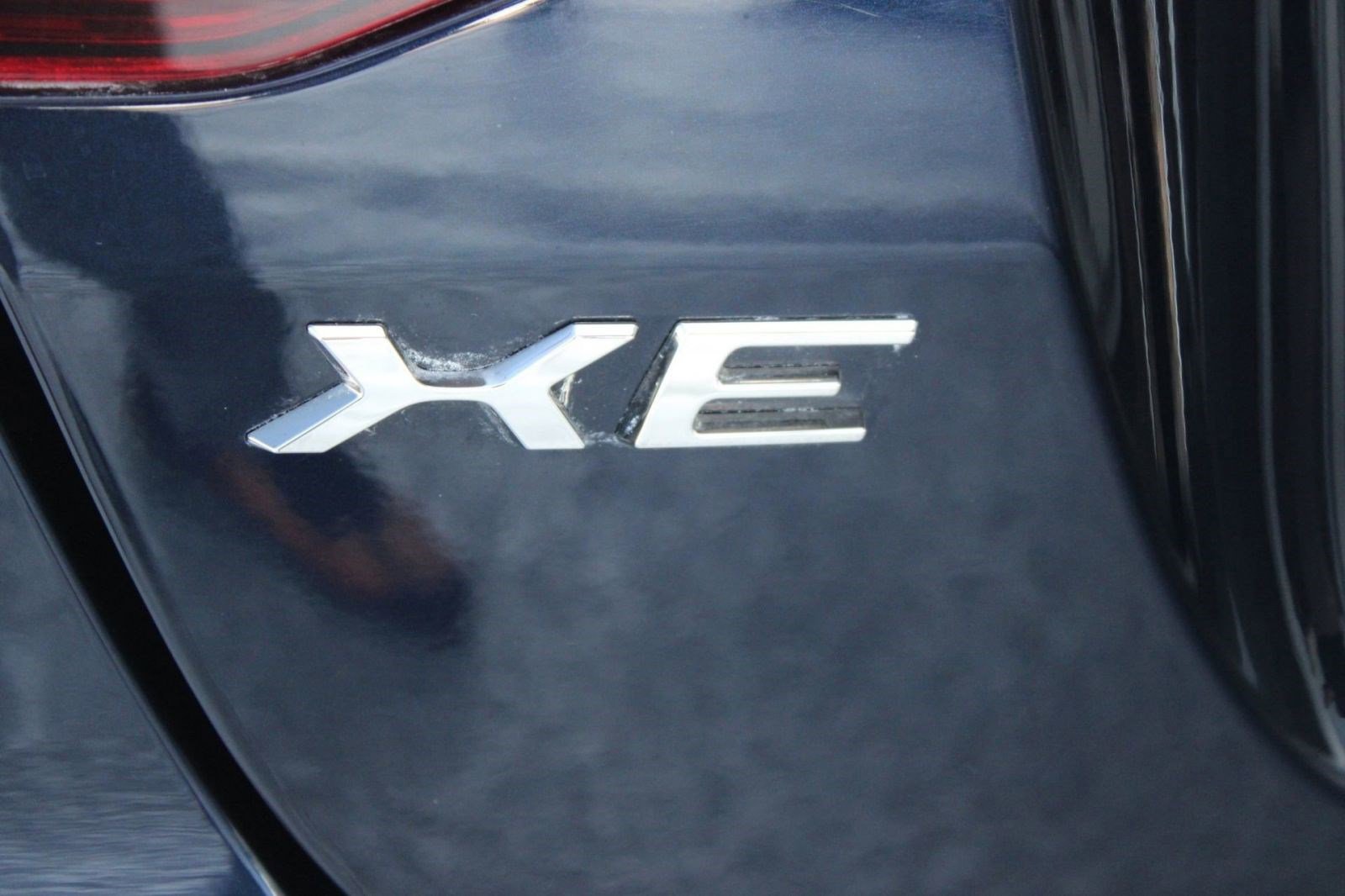 Used 2020 Jaguar XE S image 23