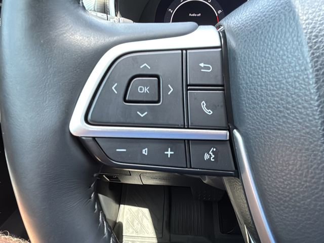 Used 2023 Toyota Highlander Platinum FWD image 18