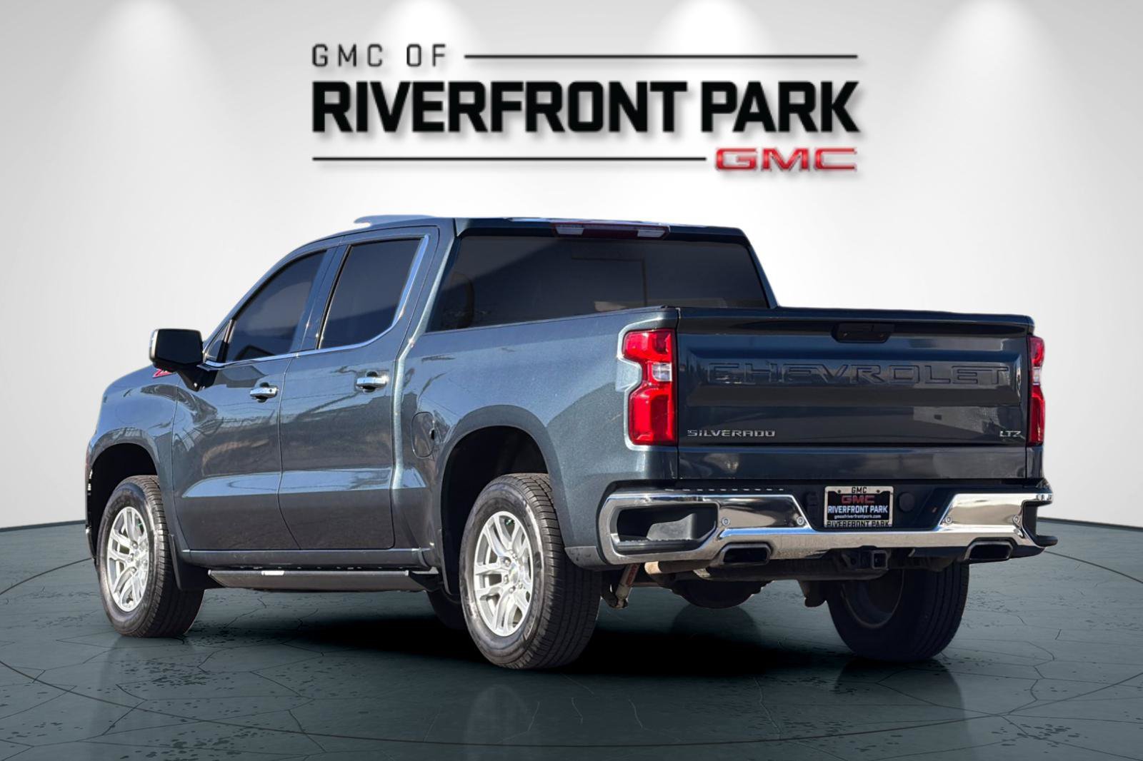 Used 2020 Chevrolet Silverado 1500 LTZ w/ LTZ Plus Package AWD/4WD image 5