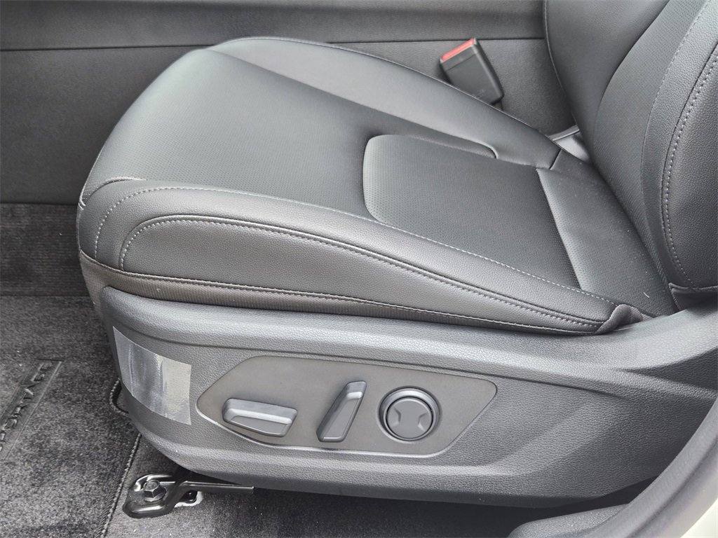 New 2025 Kia Sportage EX image 17