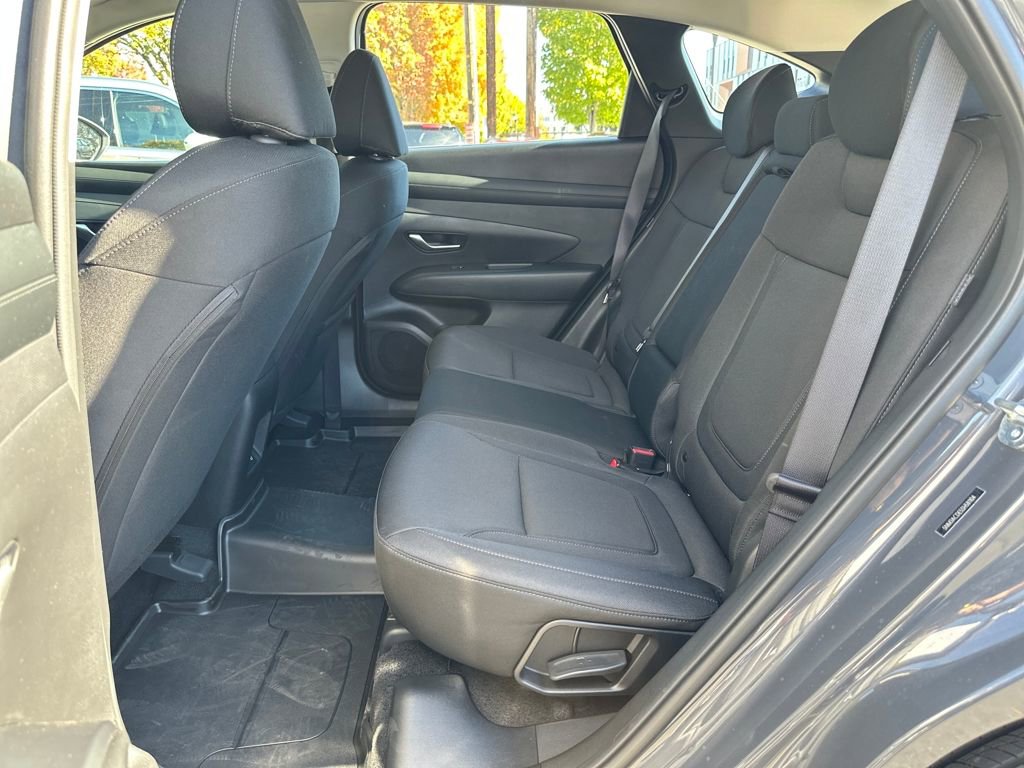 Certified 2025 Hyundai Tucson SE image 16