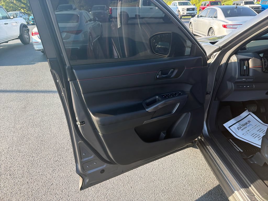 Used 2026 Nissan Pathfinder Rock Creek w/ Rock Creek Premium Package AWD/4WD image 12