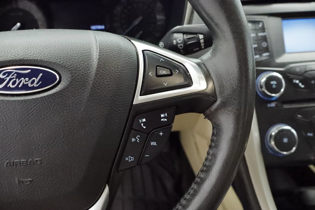 Used 2015 Ford Fusion SE w/ Equipment Group 202A FWD image 25