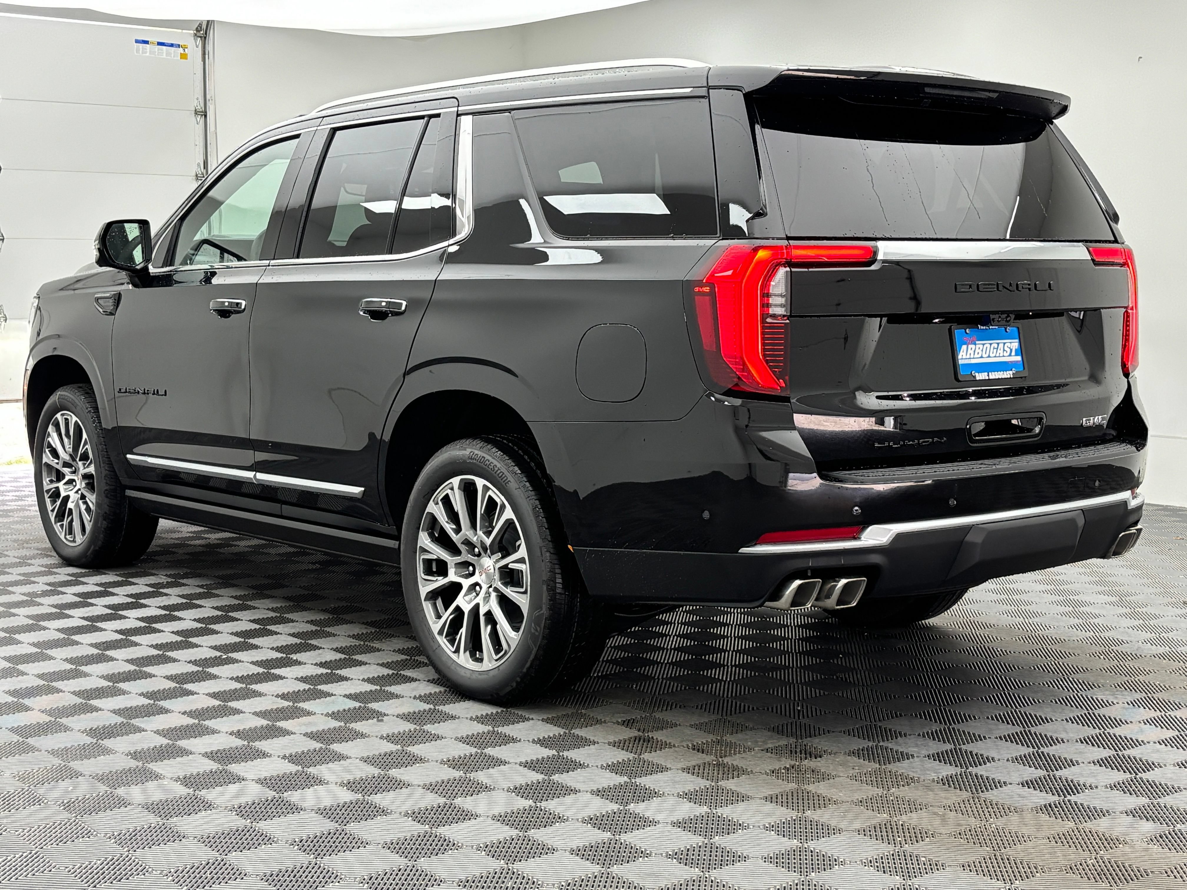 New 2026 GMC Yukon Denali w/ Denali Reserve Package AWD/4WD image 16