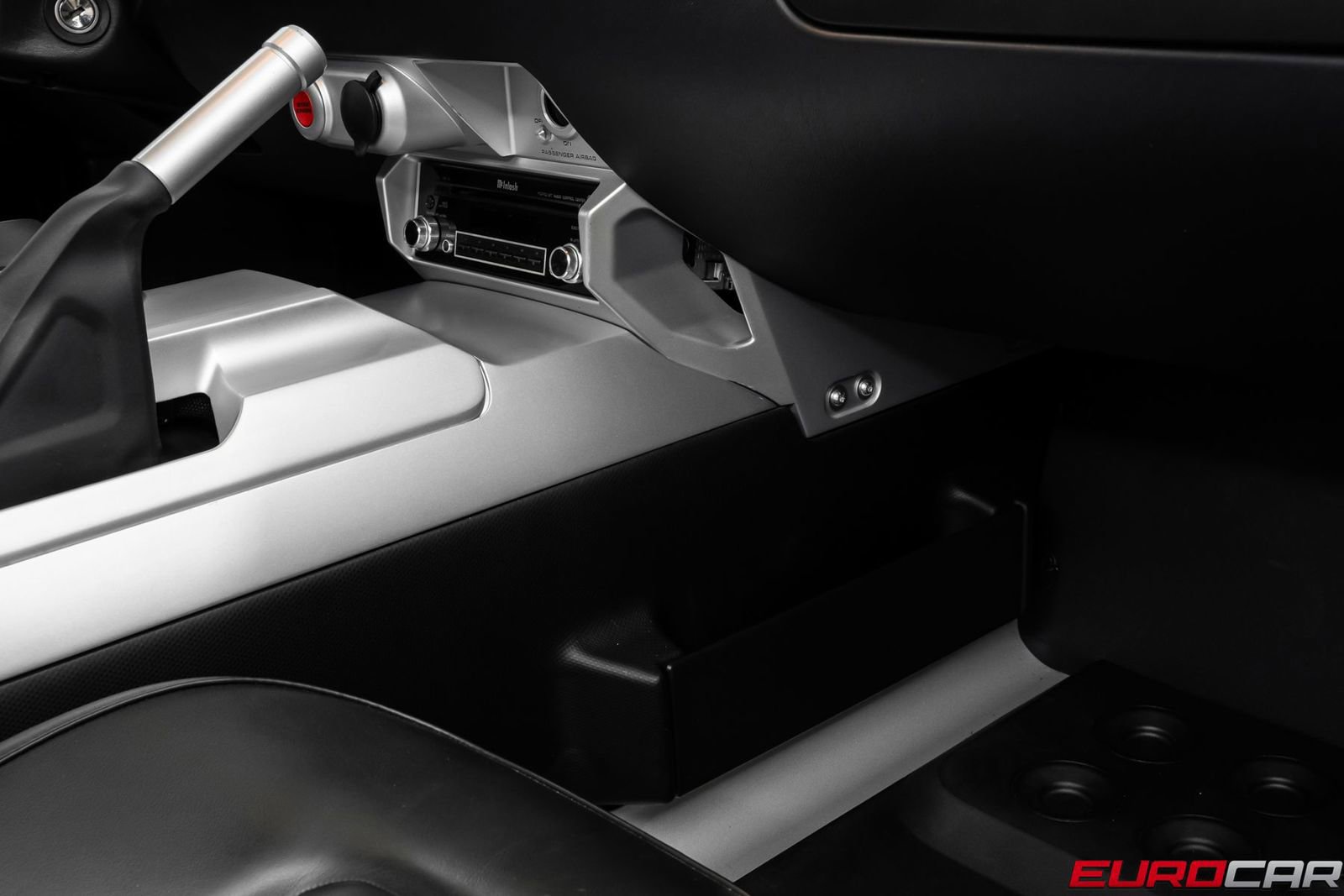Used 2005 Ford GT RWD image 37