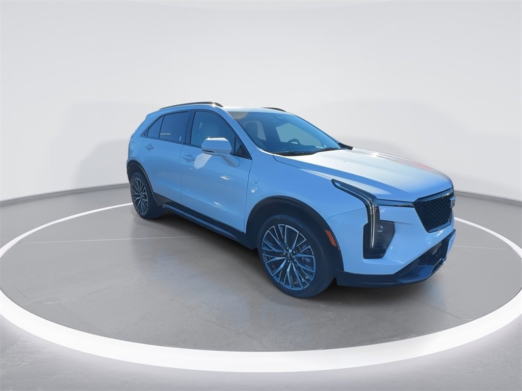 Used 2024 Cadillac XT4 Sport image 2