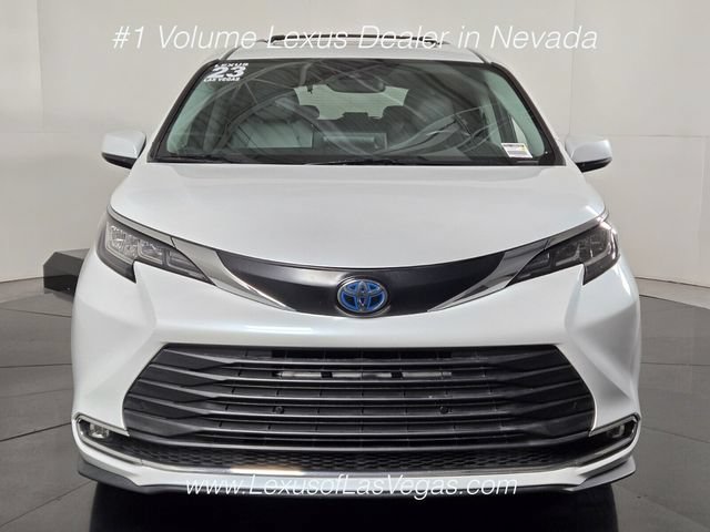 Used 2023 Toyota Sienna XLE FWD image 8