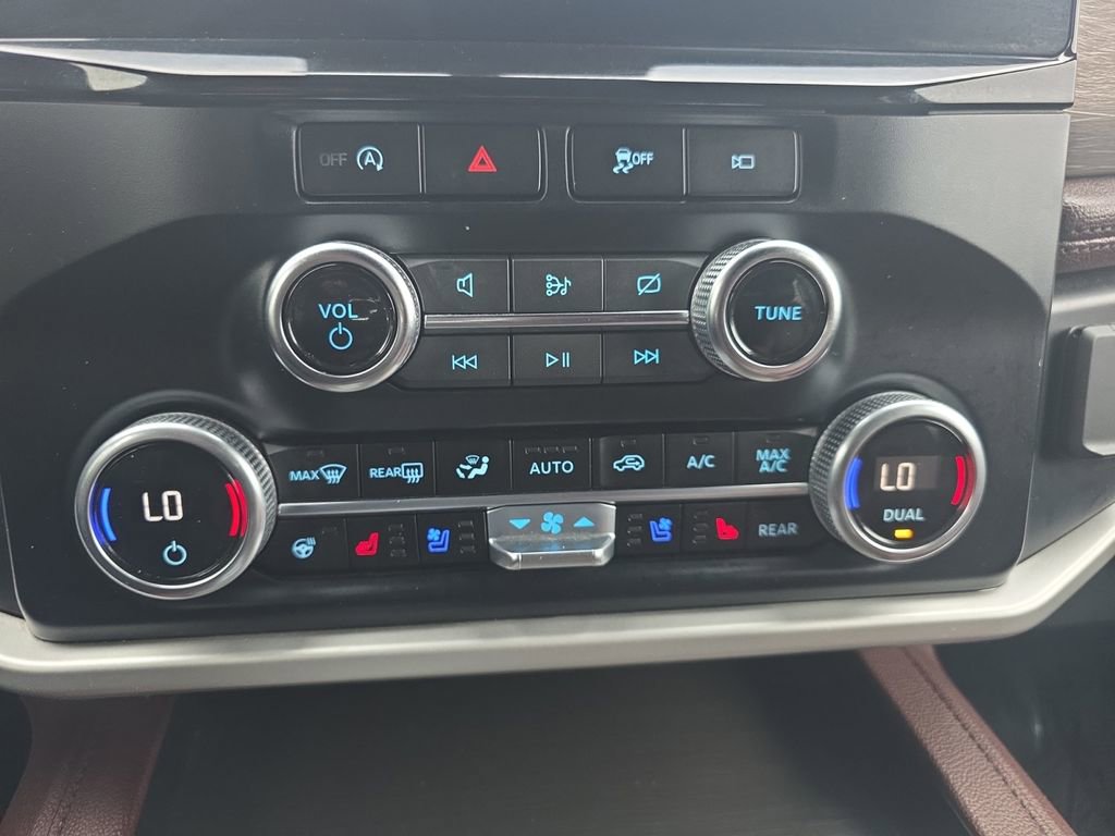 Used 2024 Ford Expedition Limited AWD/4WD image 22
