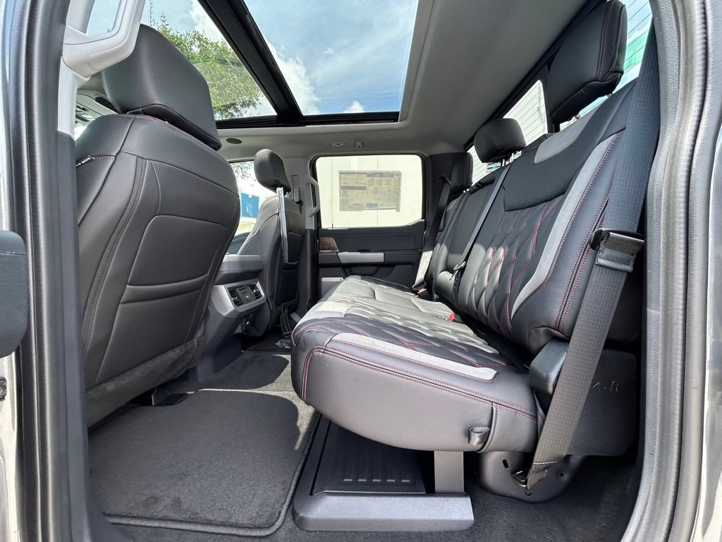 New 2026 Ford F250 Lariat w/ Black Appearance Package AWD/4WD image 38