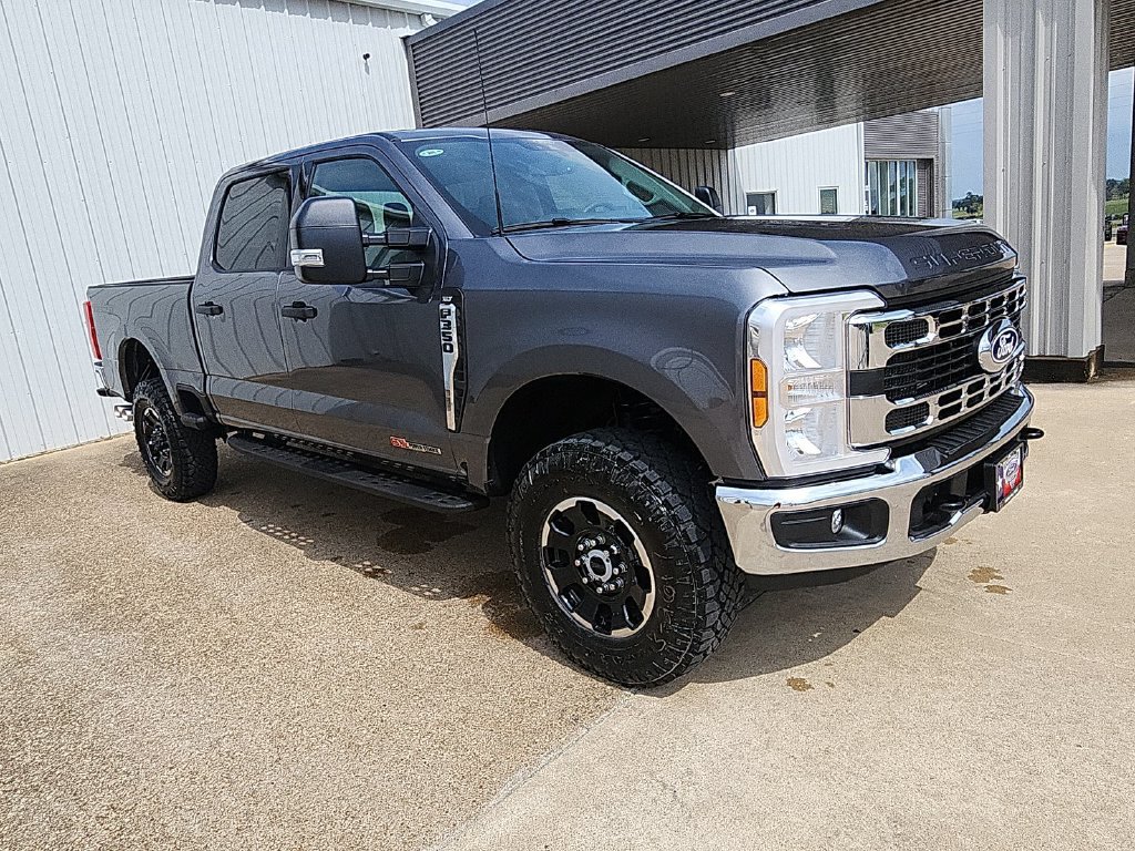 New 2027 Ford F350 XLT w/ Tremor Off-Road Package AWD/4WD image 2
