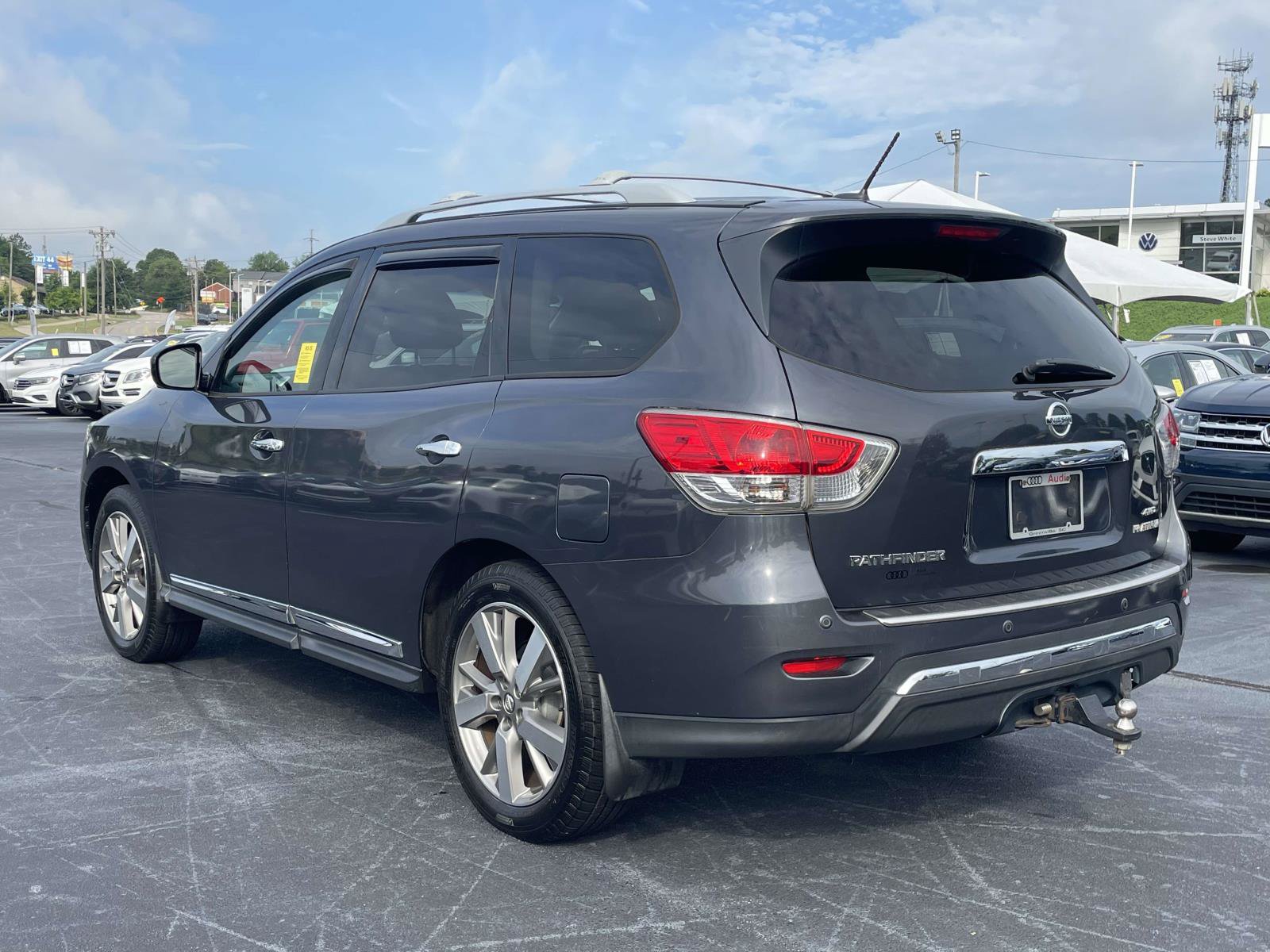 Used 2014 Nissan Pathfinder Platinum AWD/4WD image 5