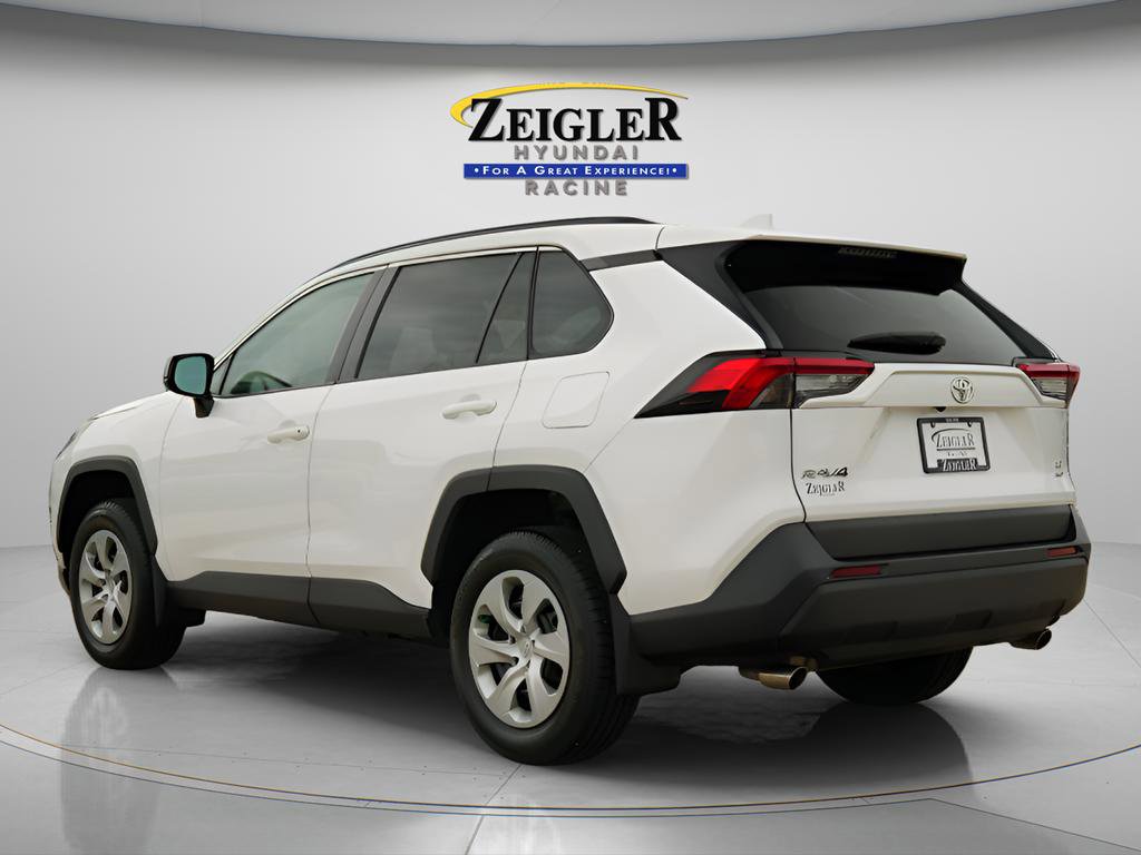 Used 2021 Toyota RAV4 LE AWD/4WD image 5