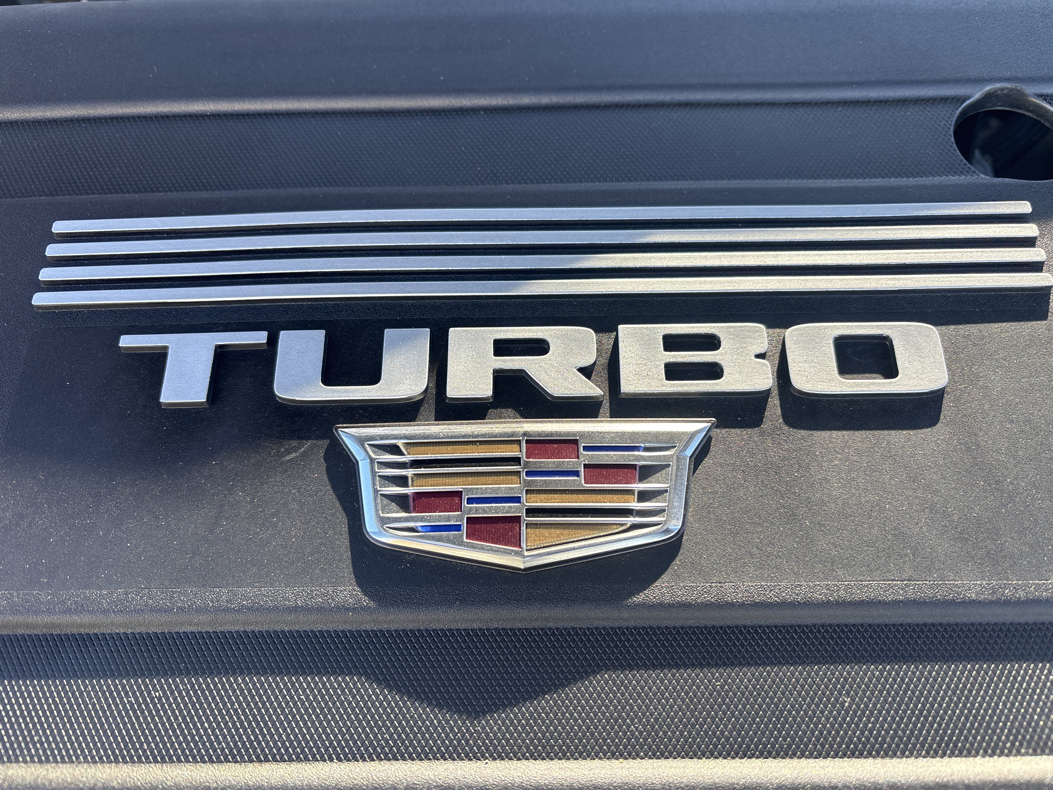 Used 2024 Cadillac XT4 Premium Luxury image 37