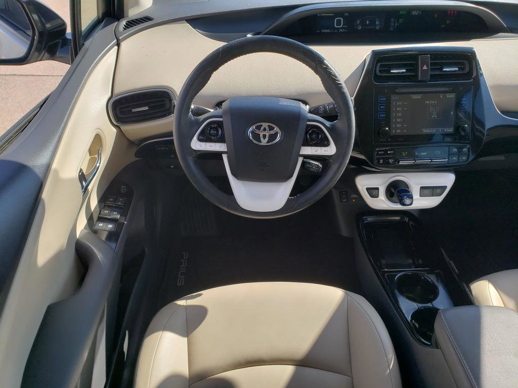 Used 2017 Toyota Prius image 3