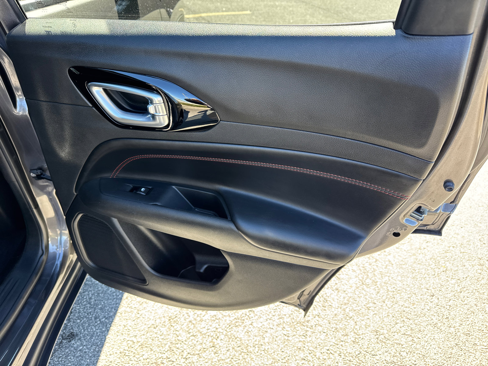 Used 2023 Jeep Compass Trailhawk image 16