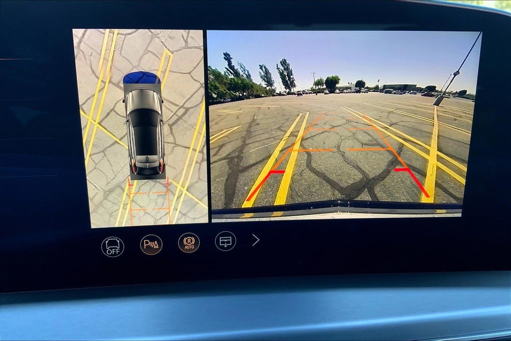 New 2026 Cadillac Lyriq Sport image 25