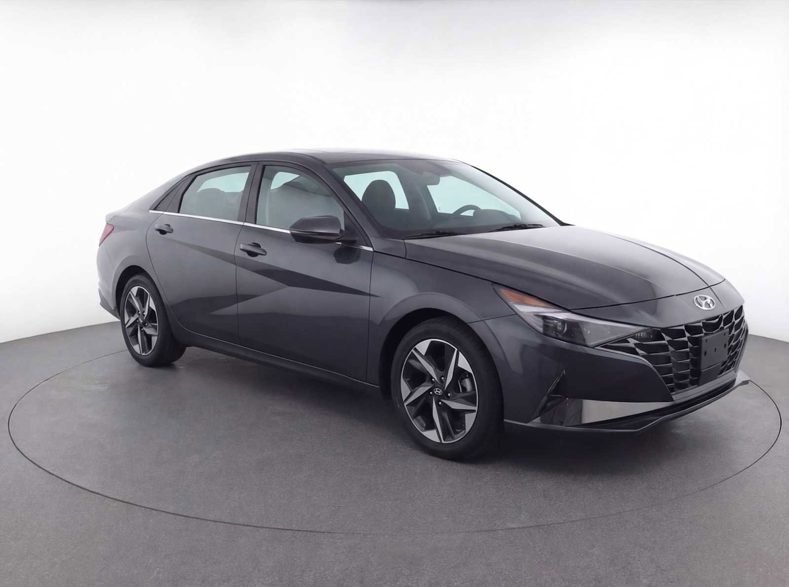 Used 2021 Hyundai Elantra Limited image 3