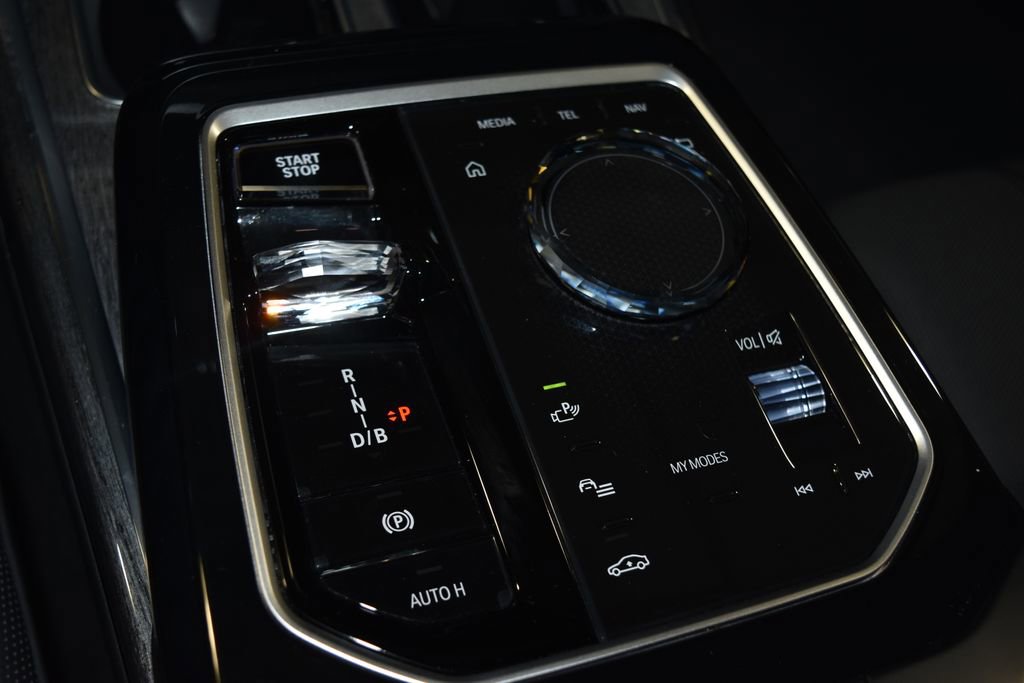 Certified 2024 BMW i7 xDrive60 image 12