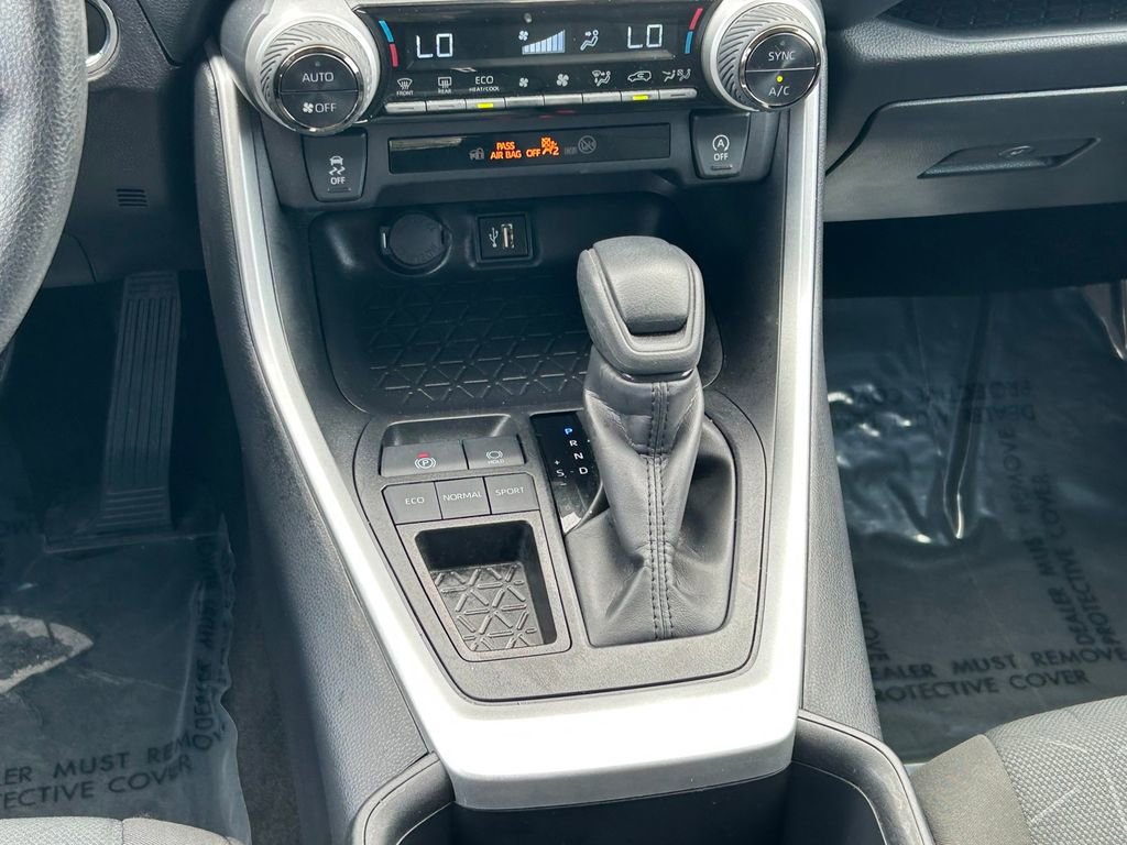 Certified 2025 Toyota RAV4 XLE FWD image 20