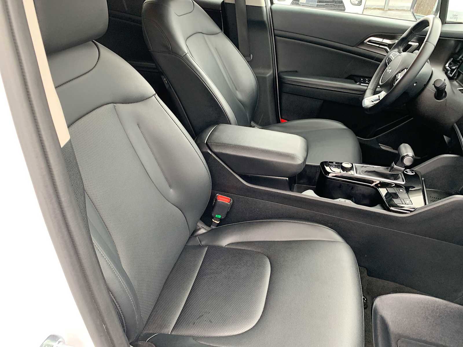 Used 2023 Kia Sportage EX image 27