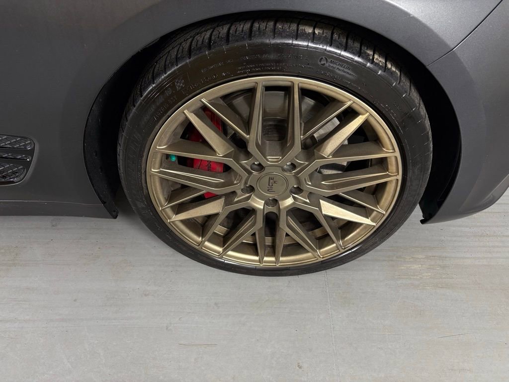 Used 2022 Genesis G70 3.3T Launch Edition image 14