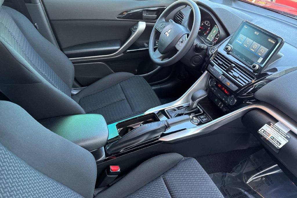 New 2026 Mitsubishi Eclipse Cross LE AWD/4WD image 17