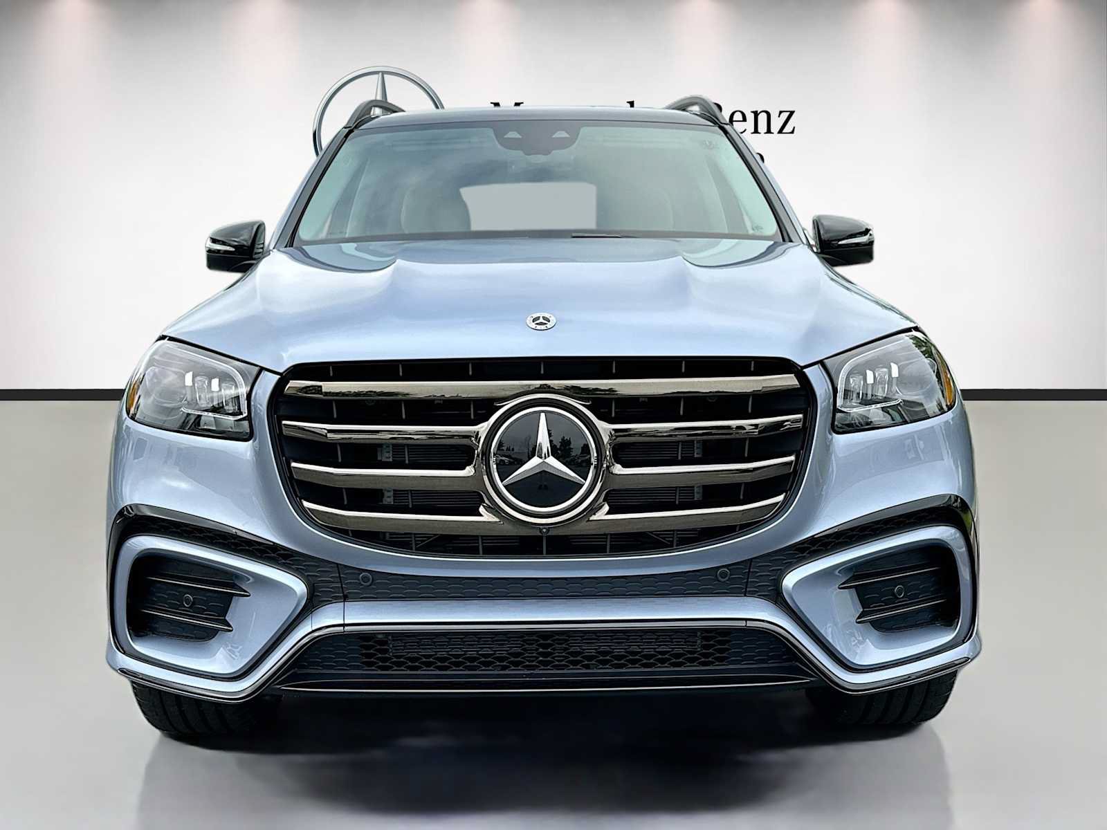 New 2026 Mercedes-Benz GLS 450 4MATIC image 2