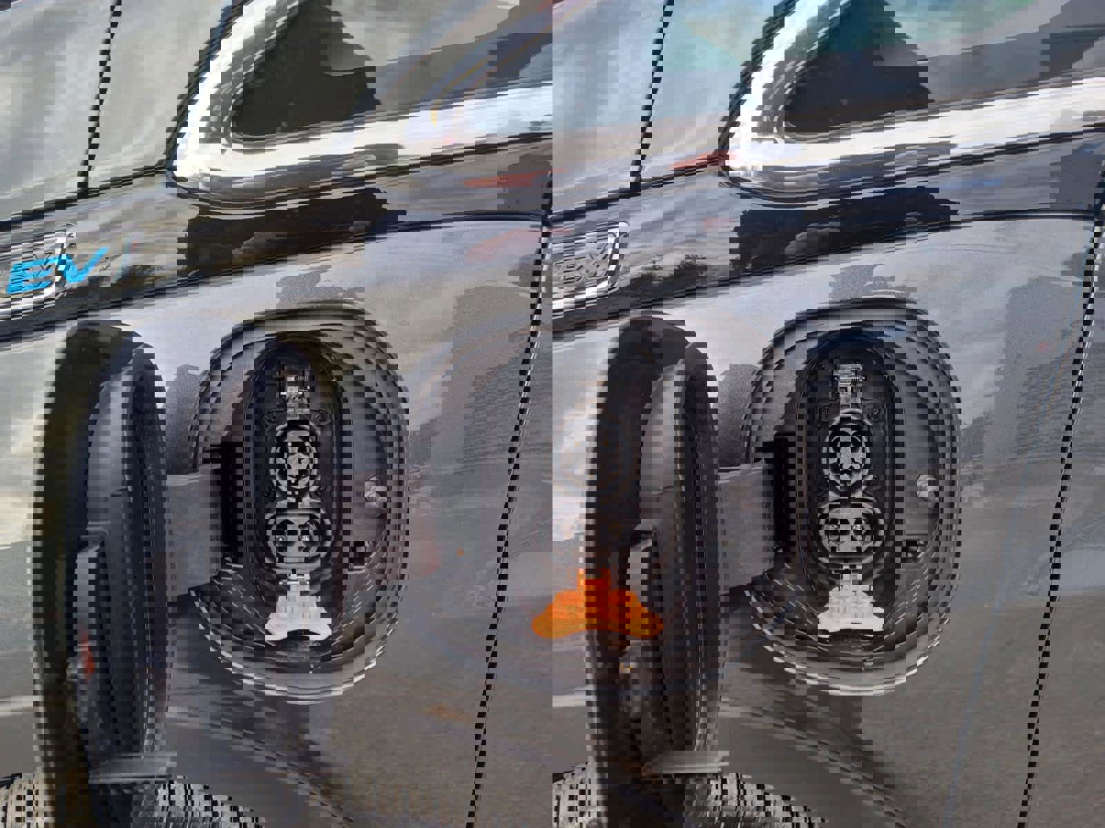 Used 2019 Chevrolet Bolt Premier w/ Infotainment Package image 18