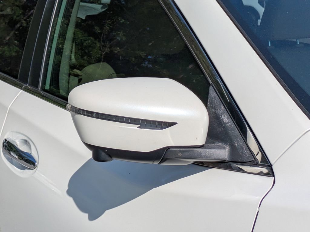 Used 2017 Nissan Rogue SL FWD image 11