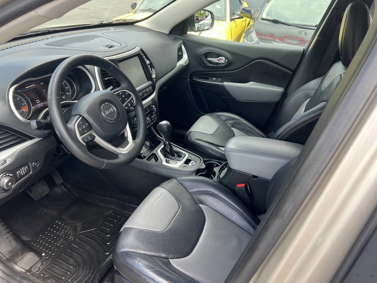 Used 2014 Jeep Cherokee Limited w/ Technology Group image 7