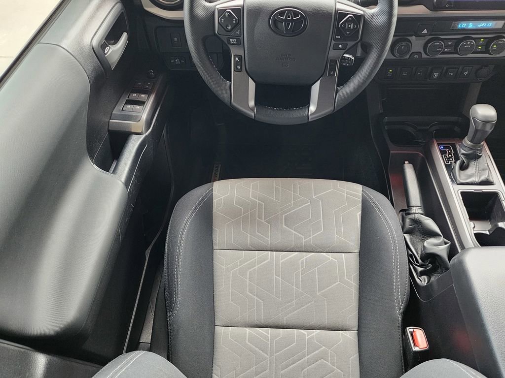 Used 2023 Toyota Tacoma TRD Off-Road w/ Technology Package AWD/4WD image 10