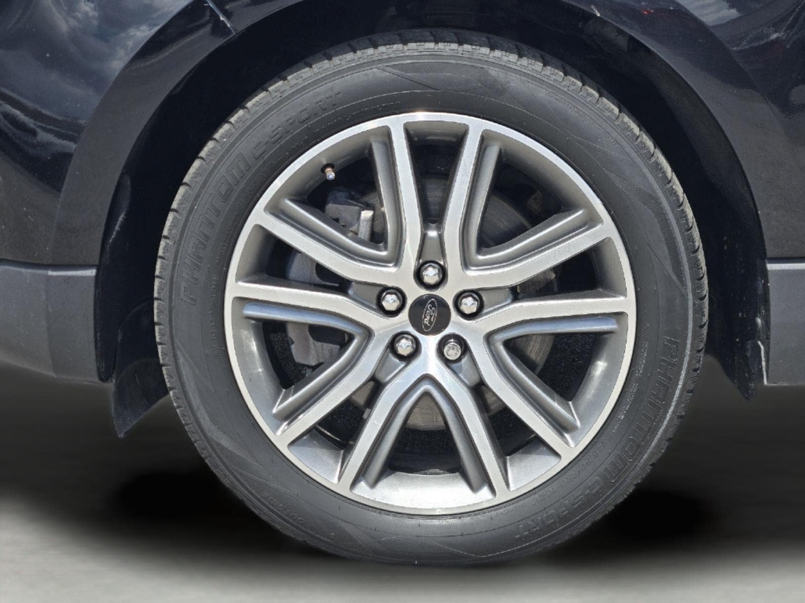 Used 2023 Ford Edge Titanium w/ Class II Trailer Tow Package AWD/4WD image 8