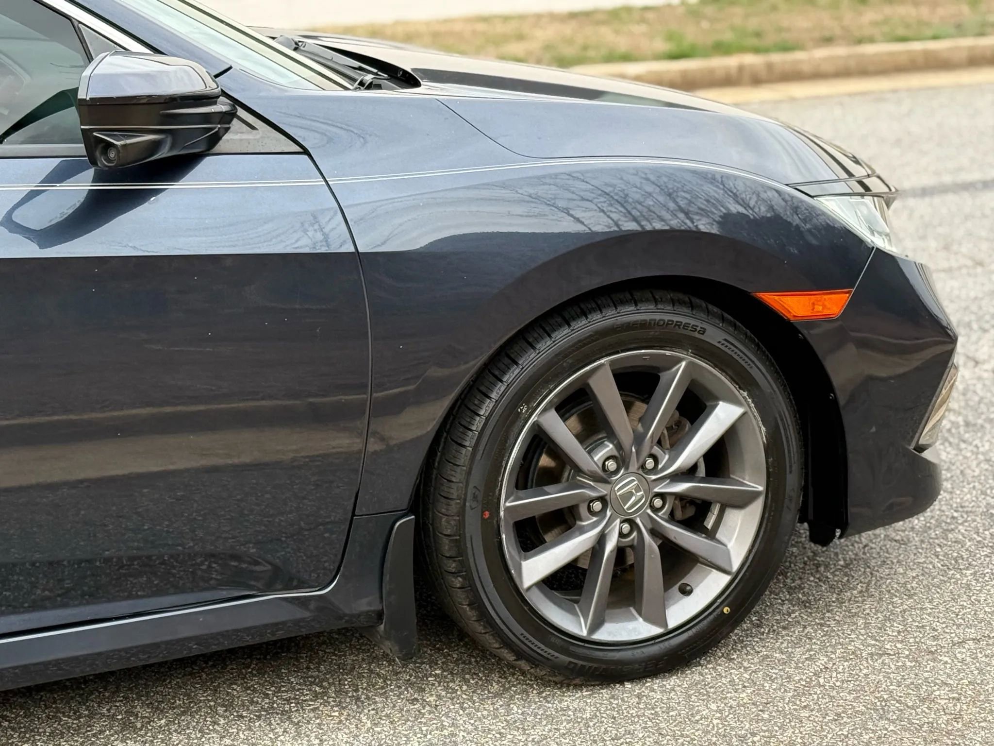 Used 2019 Honda Civic EX image 9