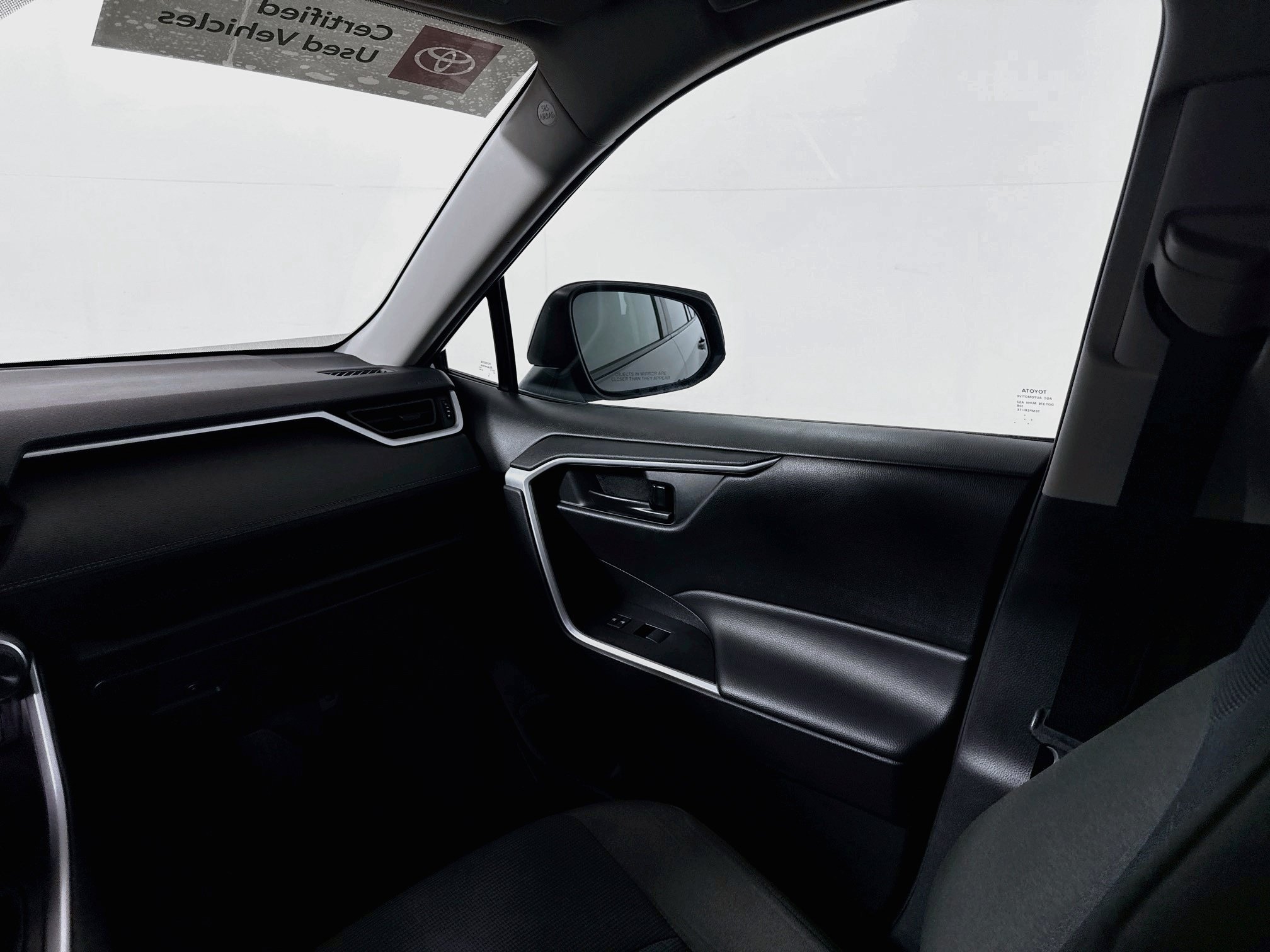 Certified 2024 Toyota RAV4 LE FWD image 21