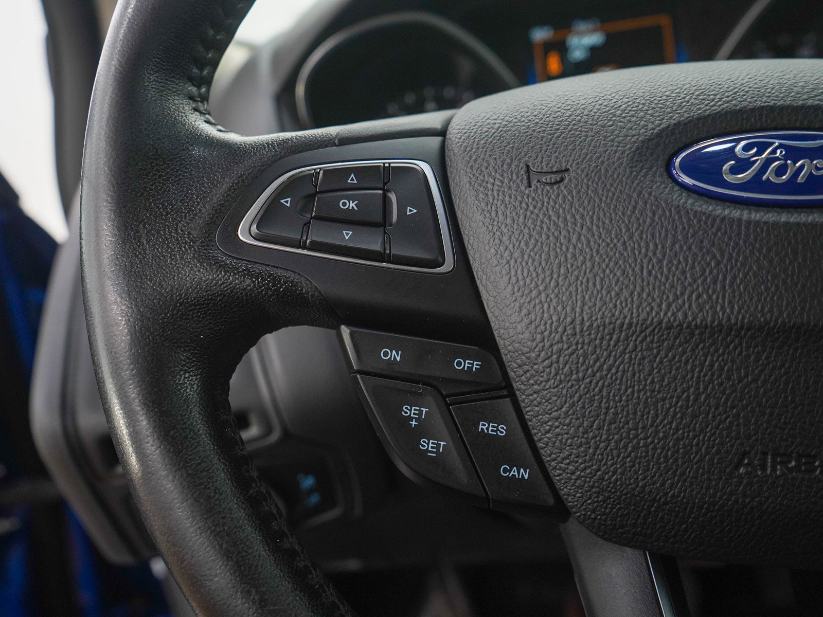 Used 2018 Ford Focus SE w/ SE Appearance Package FWD image 23