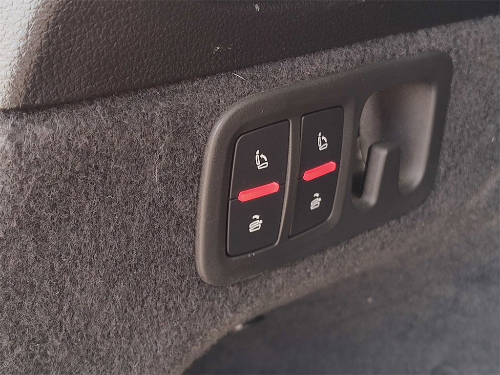 Certified 2025 Audi Q7 2.0T Premium image 9