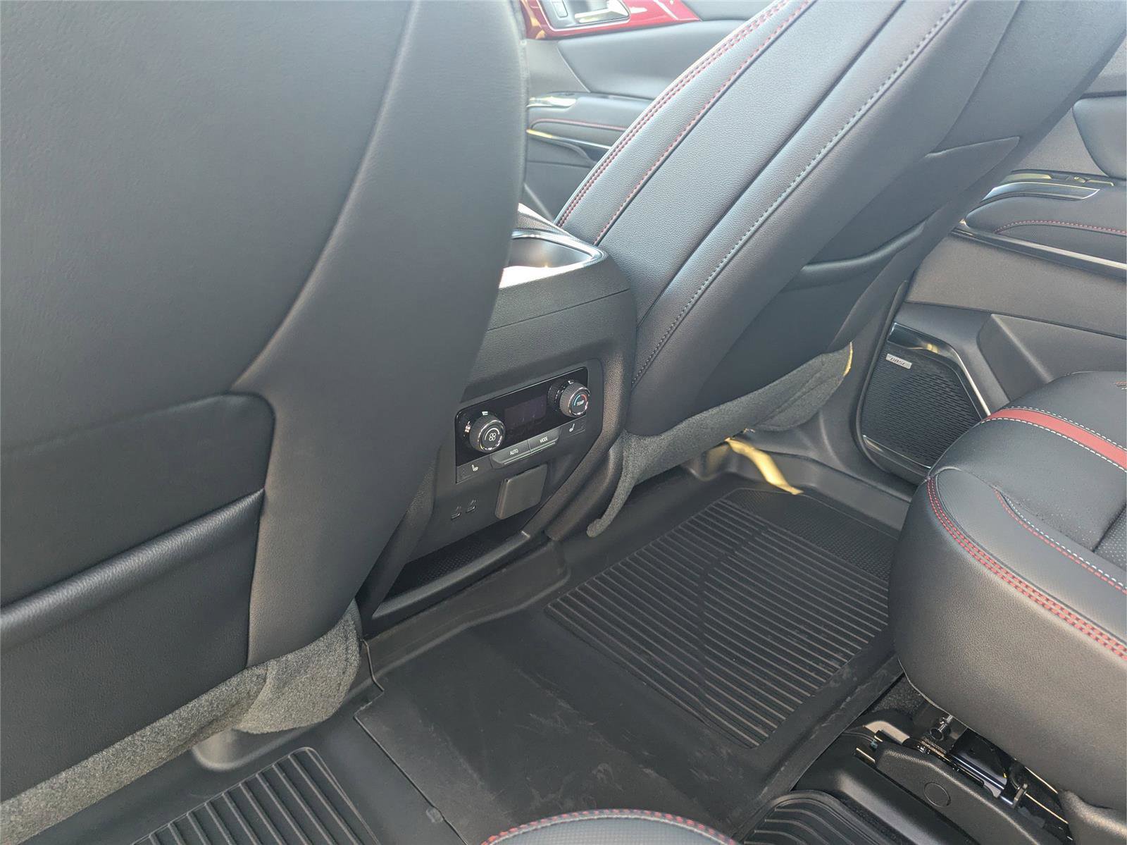 New 2026 Chevrolet Traverse RS w/ LPO, Floor Liner Package image 15