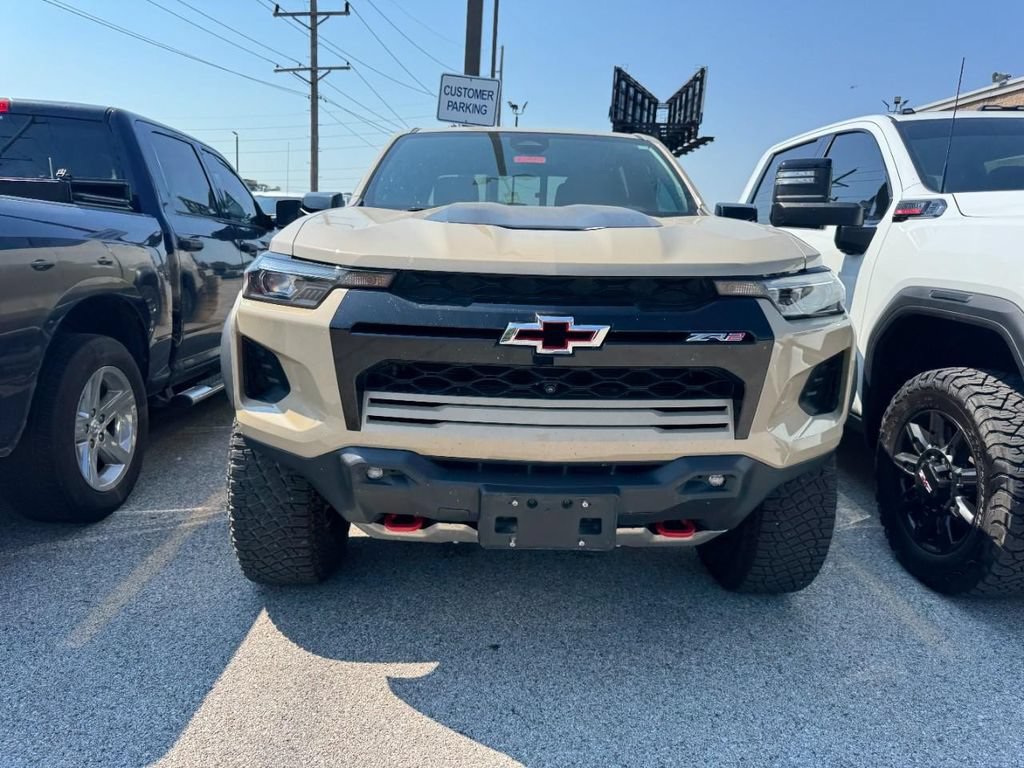 Used 2023 Chevrolet Colorado ZR2 w/ ZR2 Convenience Package III AWD/4WD image 3