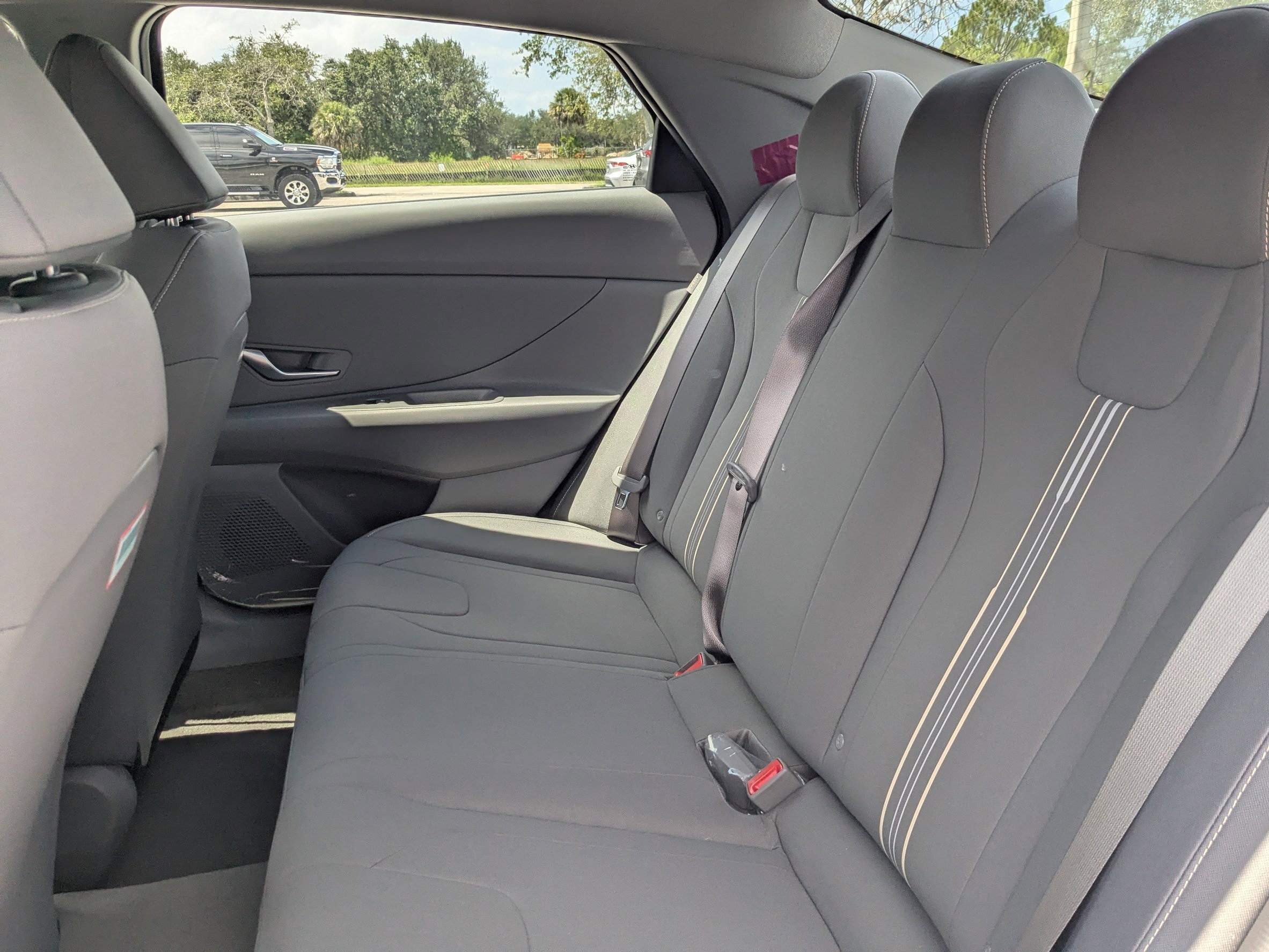 Used 2025 Hyundai Elantra Sport FWD image 16