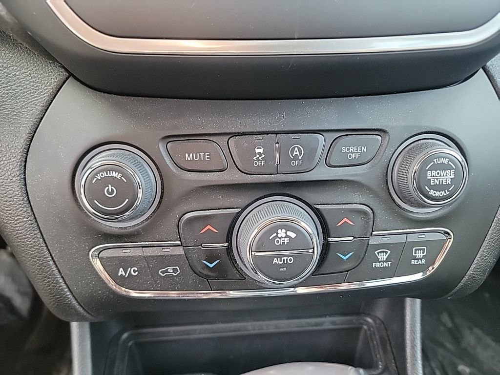 Used 2022 Jeep Cherokee Latitude Lux image 15