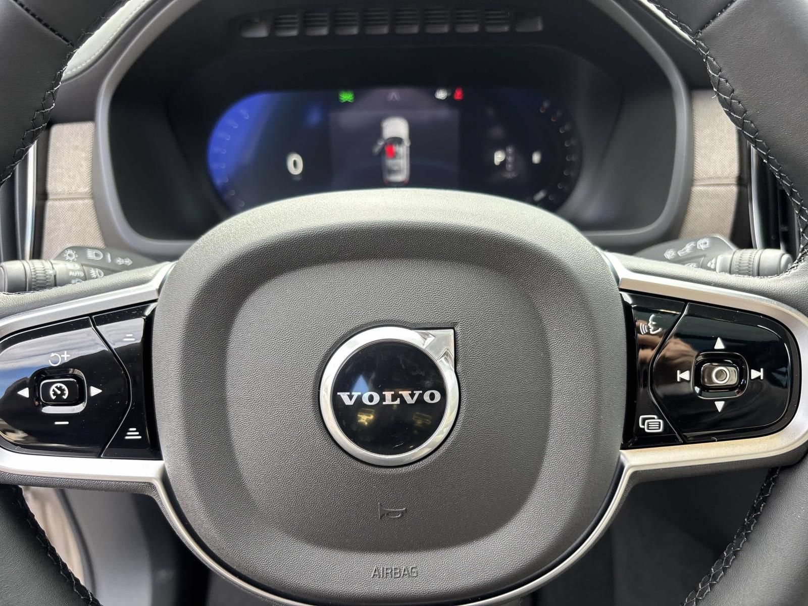 New 2026 Volvo XC90 B6 Plus w/ Protection Package Premier AWD/4WD image 17