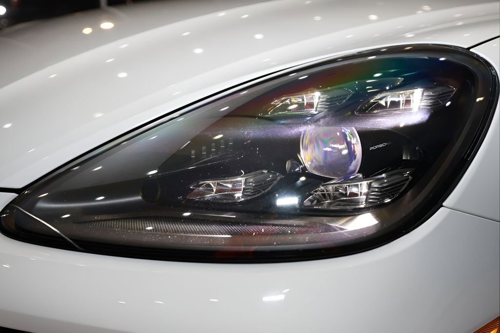 Used 2021 Porsche Cayenne S w/ Premium Package Plus image 38