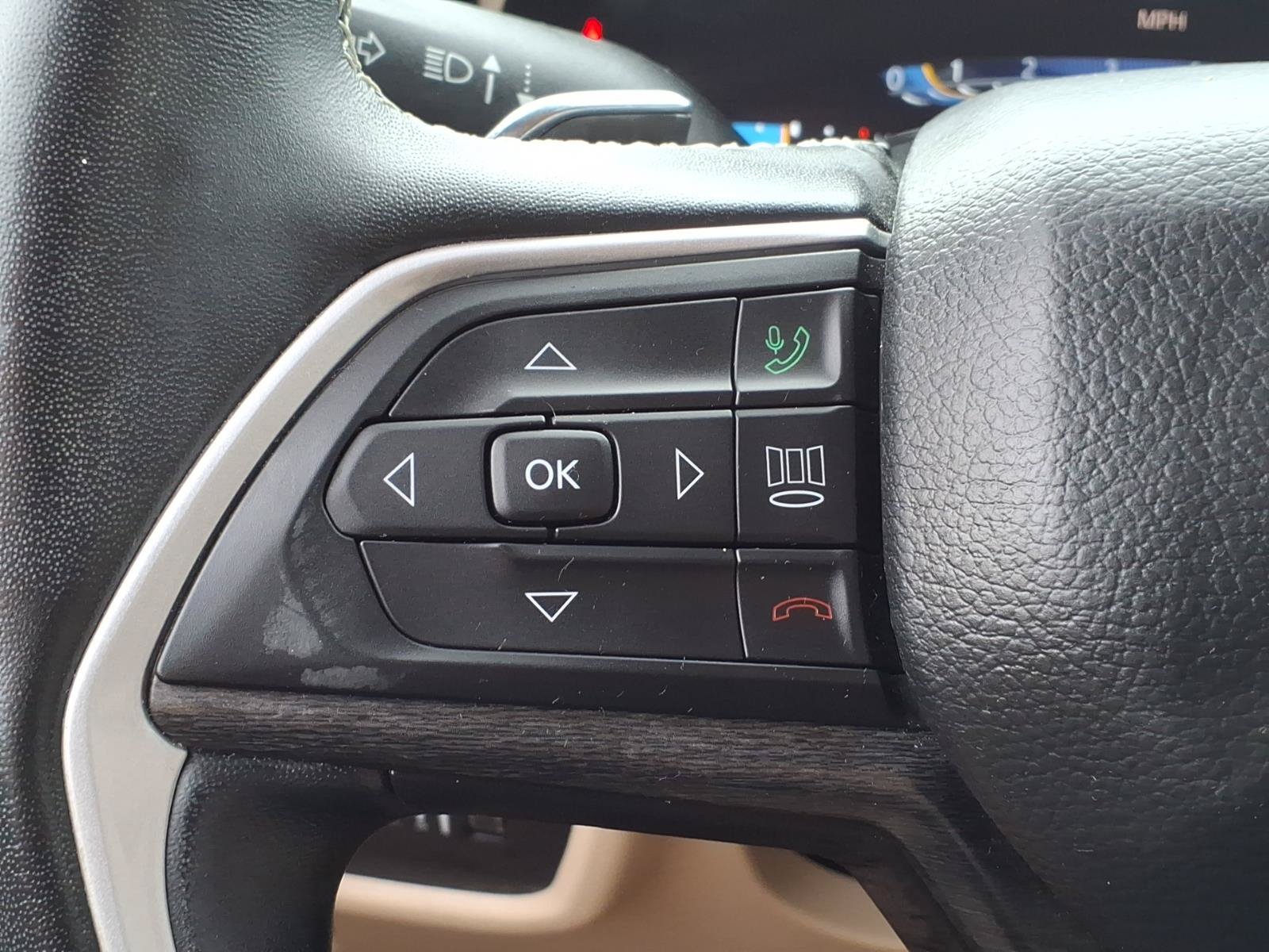 Certified 2022 Jeep Grand Cherokee L Limited AWD/4WD image 23
