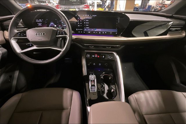 Used 2025 Audi Q5 Premium w/ Convenience Package AWD/4WD image 15