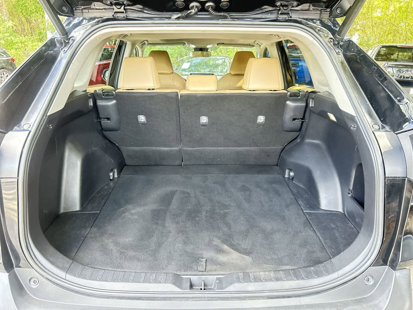 Used 2022 Toyota RAV4 XLE Premium FWD image 9